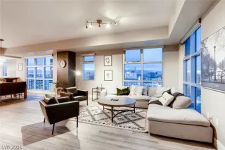 Photo #1: 2291754 Listing