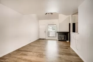 Photo #6: 2291806 Listing