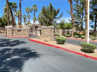 Photo #2: 2291832 Listing