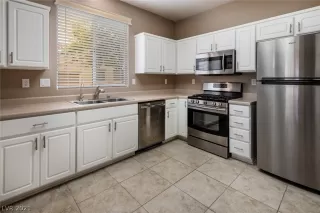 Photo #4: 2291838 Listing