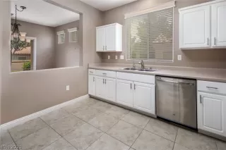 Photo #5: 2291838 Listing