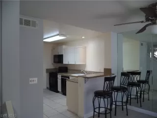 Photo #3: 2291853 Listing 