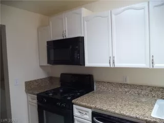 Photo #5: 2291853 Listing 