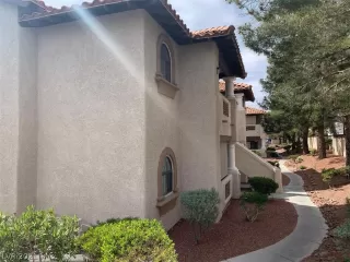 Photo #1: 2291866 Listing 