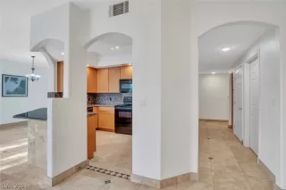 Photo #4: 2291894 Listing