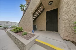 Photo #1: 2291899 Listing