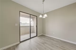 Photo #5: 2291899 Listing