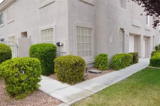 Photo #2: 2291944 Listing