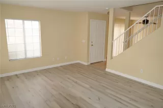 Photo #6: 2291944 Listing