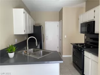 Photo #6: 2291967 Listing 