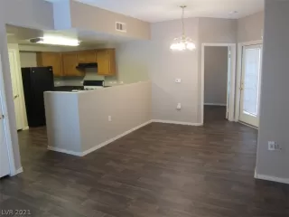 Photo #5: 2292008 Listing