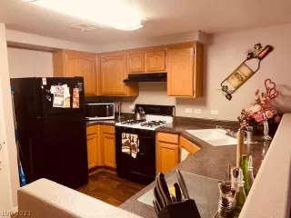 Photo #6: 2292008 Listing