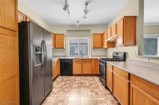Photo #6: 2292040 Listing