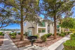 Photo #4: 2292042 Listing