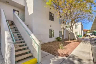 Photo #5: 2292042 Listing