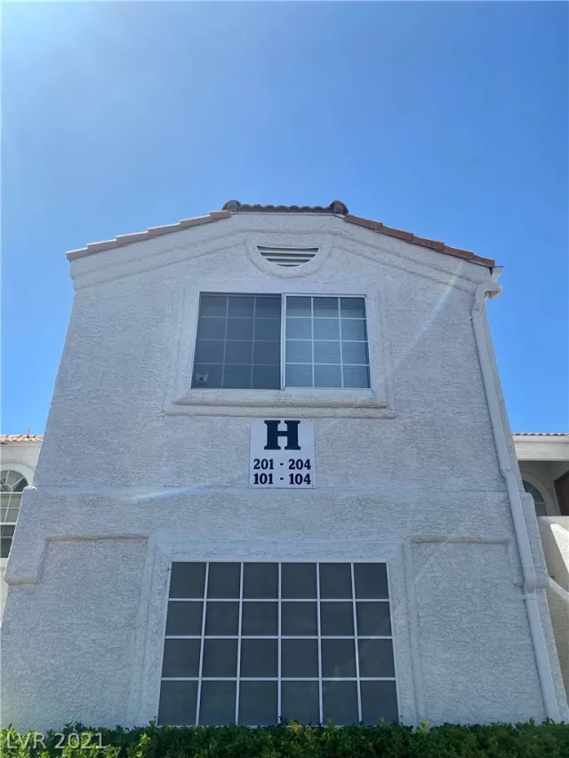 MLS: 2292049 Condo For Sale