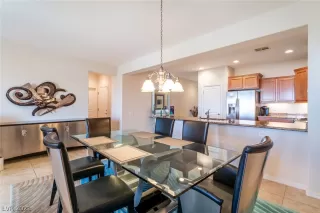 Photo #5: 2292061 Listing 