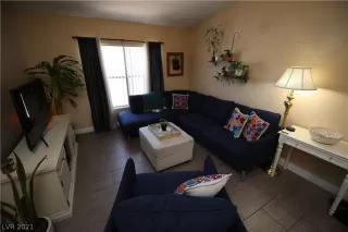 Photo #4: 2292085 Listing