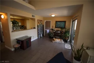 Photo #5: 2292085 Listing