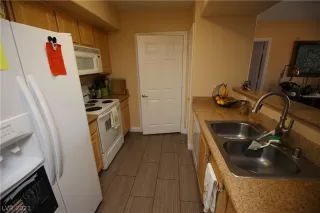 Photo #6: 2292085 Listing