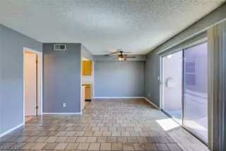 Photo #4: 2292090 Listing