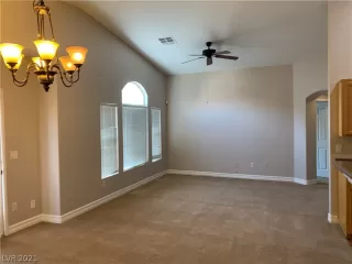 Photo #1: 2292091 Listing 