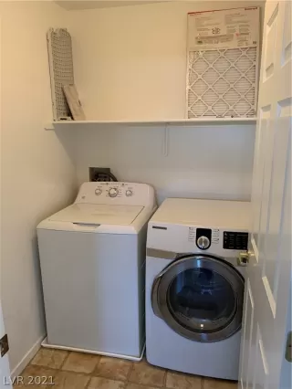 Photo #6: 2292091 Listing 