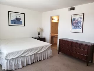 Photo #4: 2292097 Listing