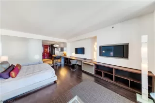Photo #5: 2292129 Listing