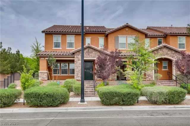 MLS: 2292172 Condo For Sale