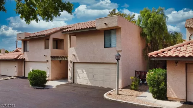 MLS: 2292233 Condo For Sale