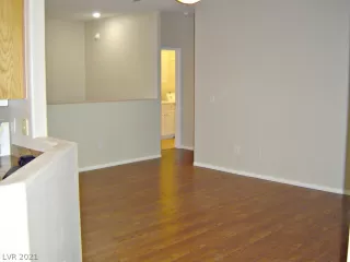 Photo #4: 2292263 Listing