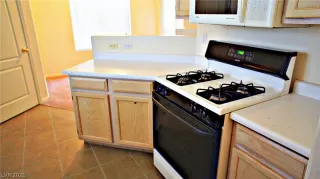 Photo #3: 2292332 Listing 