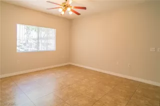 Photo #4: 2292391 Listing