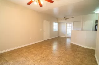 Photo #5: 2292391 Listing