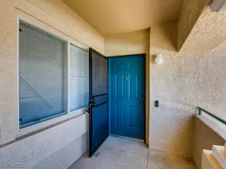 Photo #1: 2292433 Listing