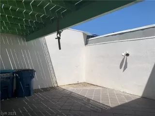 Photo #1: 2292480 Listing 