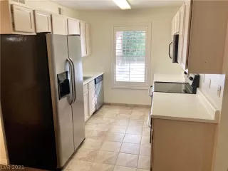 Photo #4: 2292491 Listing