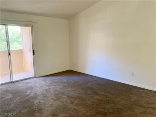 Photo #5: 2292491 Listing