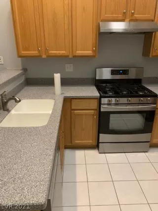 Photo #3: 2292572 Listing