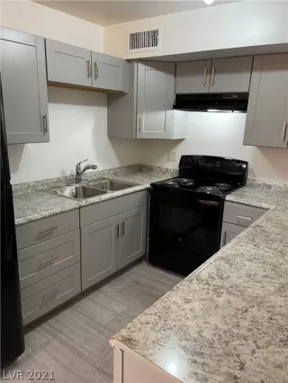 Photo #1: 2292589 Listing 