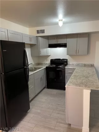 Photo #5: 2292589 Listing 