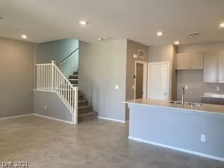 Photo #6: 2292629 Listing 