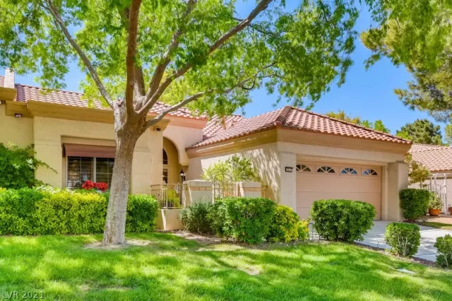MLS: 2292632 Condo For Sale