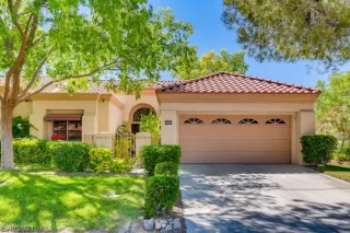 Photo #1: 2292632 Listing