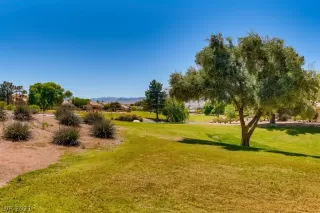 Photo #2: 2292632 Listing