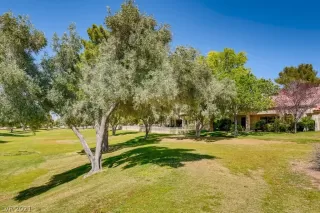 Photo #4: 2292632 Listing