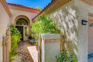 Photo #6: 2292632 Listing