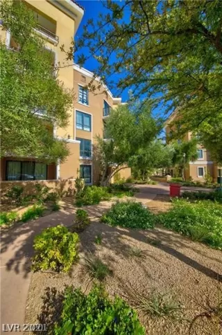 Photo #1: 2292669 Listing 