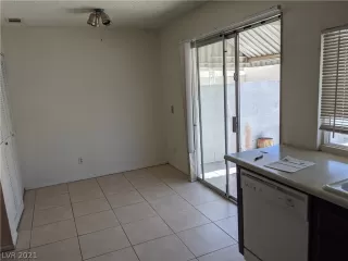 Photo #3: 2292672 Listing 